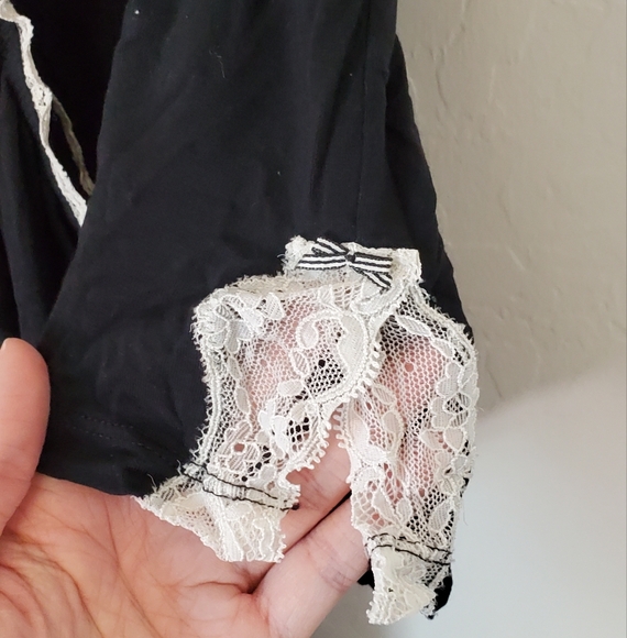 Vintage Victoria's Secret Black and Cream Lace Chemisole and Shorts Set - Picture 6 of 7